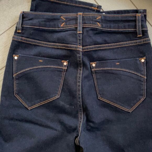 KAREN MILLEN NEW WITH TAGS DARK DENIM JEANS SIZE 2 STRAIGHT FIT - Picture 3 of 10